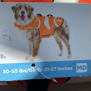 Dog life jacket NWT